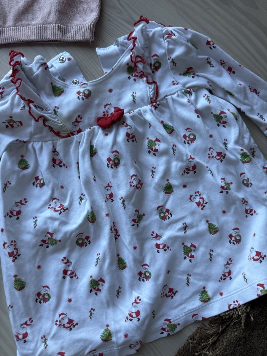 Lotti & Set di vestiti: Weihnachtskleidung Baby Gr 56 & 68 – Usato da Emmetten venduto da cat_7fvq 5