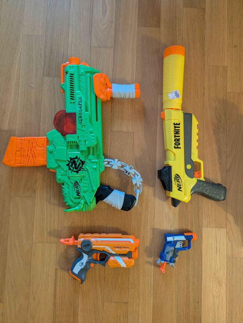 Nerf Giocattoli: NERF Gun Set - 9 Stück - FORTNITE – Usato da Zürich venduto da han_mh29 2