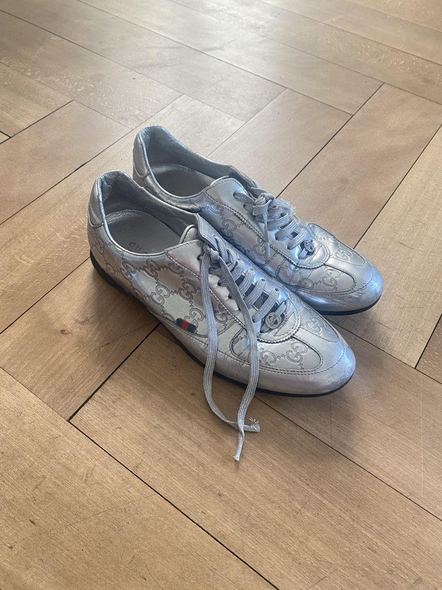 Gucci Herrenschuhe: Gucci Sneakers silbern – Gebraucht aus Bern von kajonra