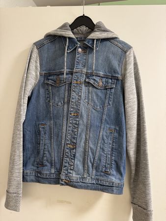 Hollister Jeansjacke mit Kapuze, Grösse M, Top Zustand!