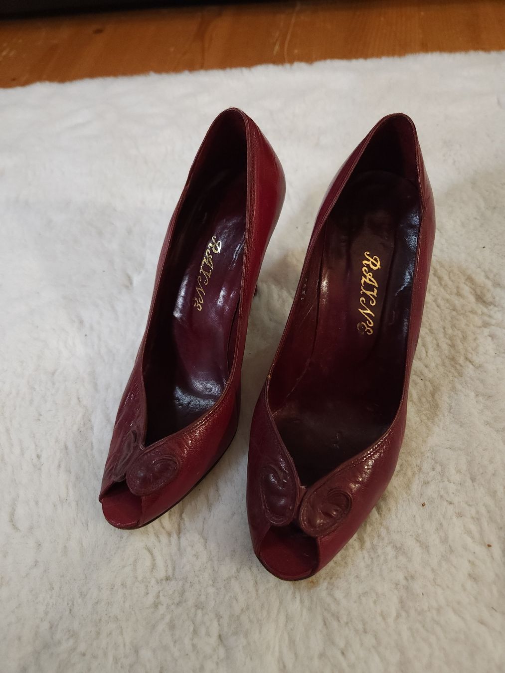 Scarpe da donna: Escarpins bordeaux – Usato da Donneloye venduto da gob_nn9d