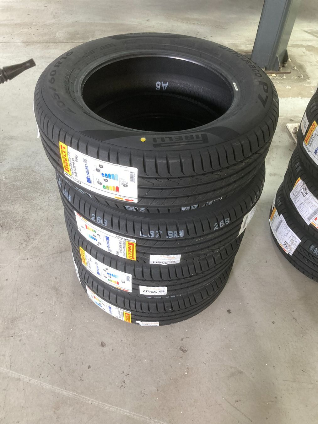 Pirelli Pneus & Kompletträder: 205/60R16 Sommerpneu Pirelli – Neu und originalverpackt aus Cham von WB2223
