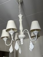 Magnifiques lustres de style baroque, couleur blanche