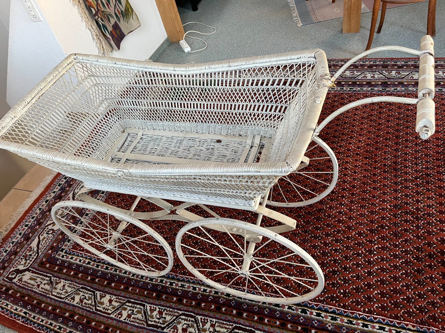 Carrozzine: Antiker Kinderwagen – Usato da Niederdorf venduto da Kaefer740 2