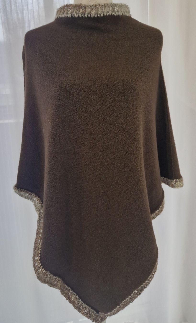 Autres vêtements femmes: CAP EN VISCOSE  – Neuf avec emballage d'origine à Camorino par JPHANDMADE1 1