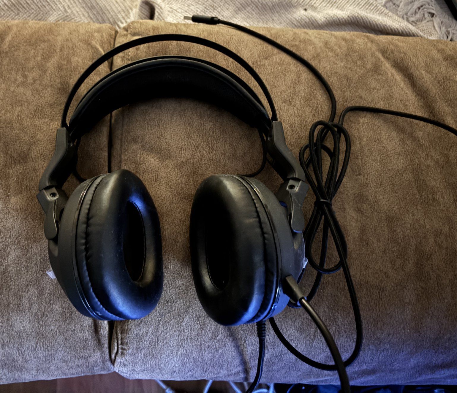 Roccat Cuffie: ROCCAT ELO 7.1 USB Headset – Nuovo (secondo la descrizione) da Le Grand-Saconnex venduto da johnny_ricard 3
