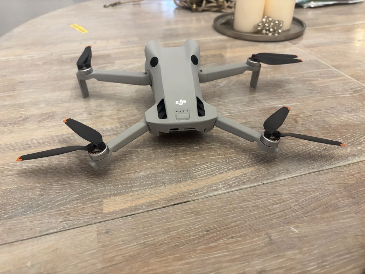 DJI RC Modellbau: DJI Mini 4 Pro Drohne mit Fly More Combo Set gebraucht – Gebraucht aus Riedikon von joe_sxd6 3