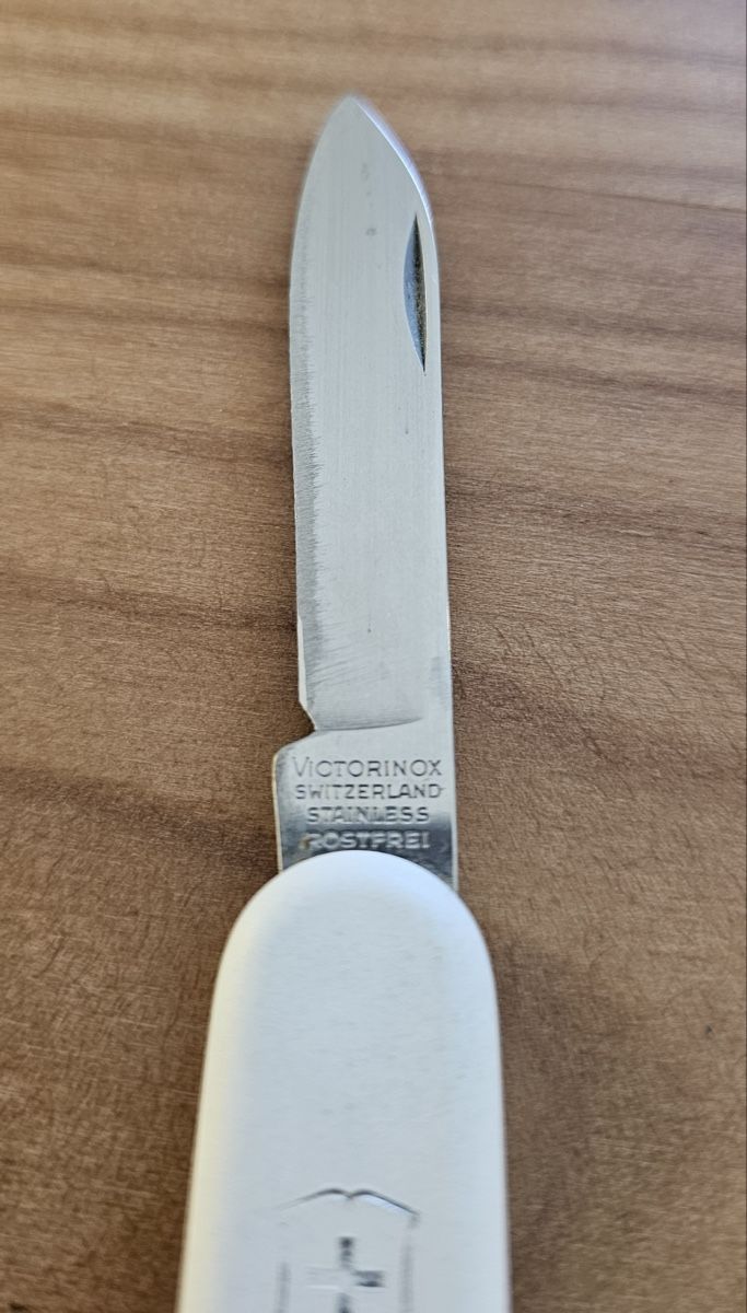 Victorinox Coltelli tascabile: Victorinox Offiziersmesser "Heidi" – Usato da Burgdorf venduto da gbergler33 1