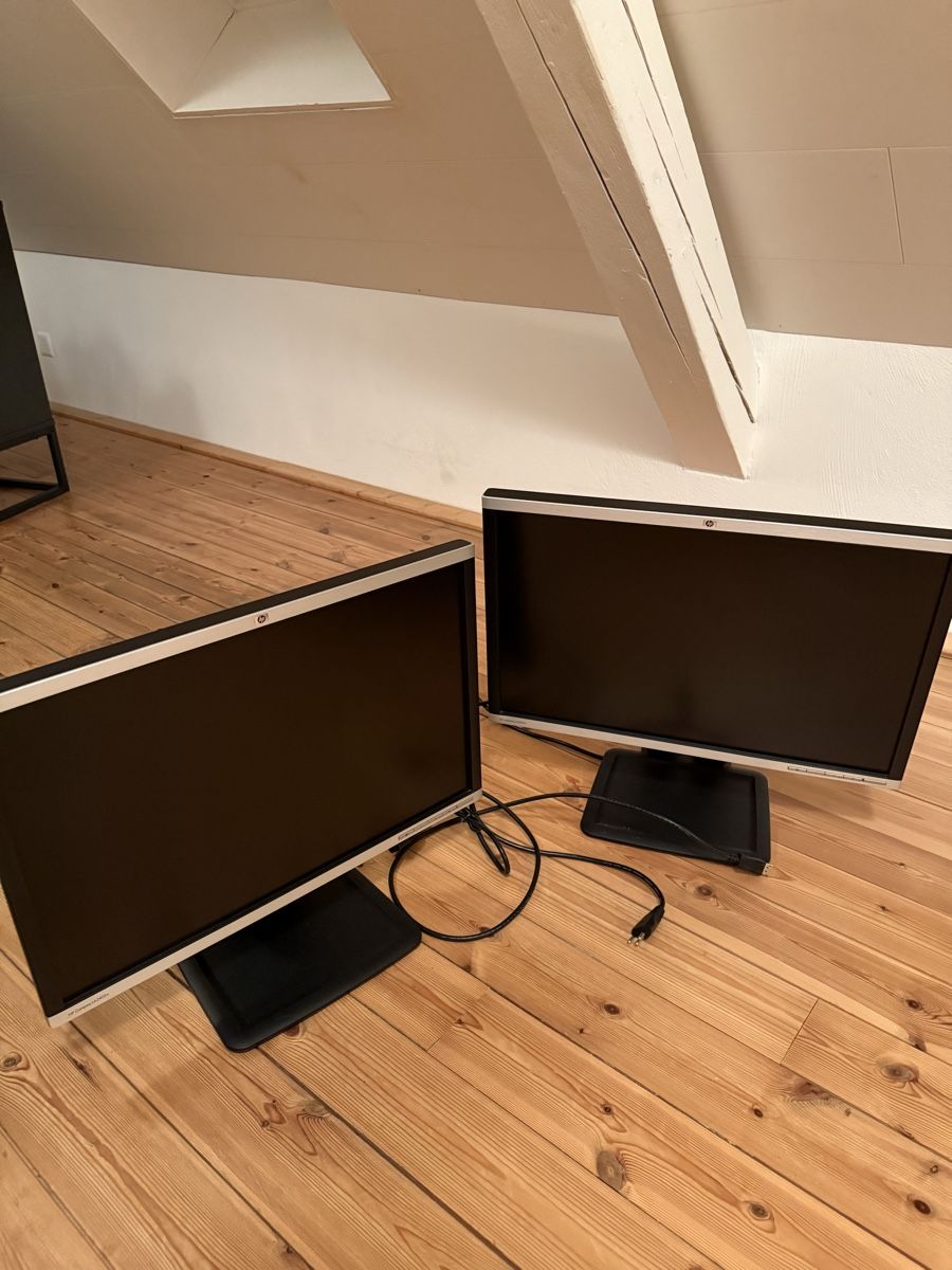 Hewlett Packard Monitor: HP Monitore – Usato da Oberdorf SO venduto da Zurbi07