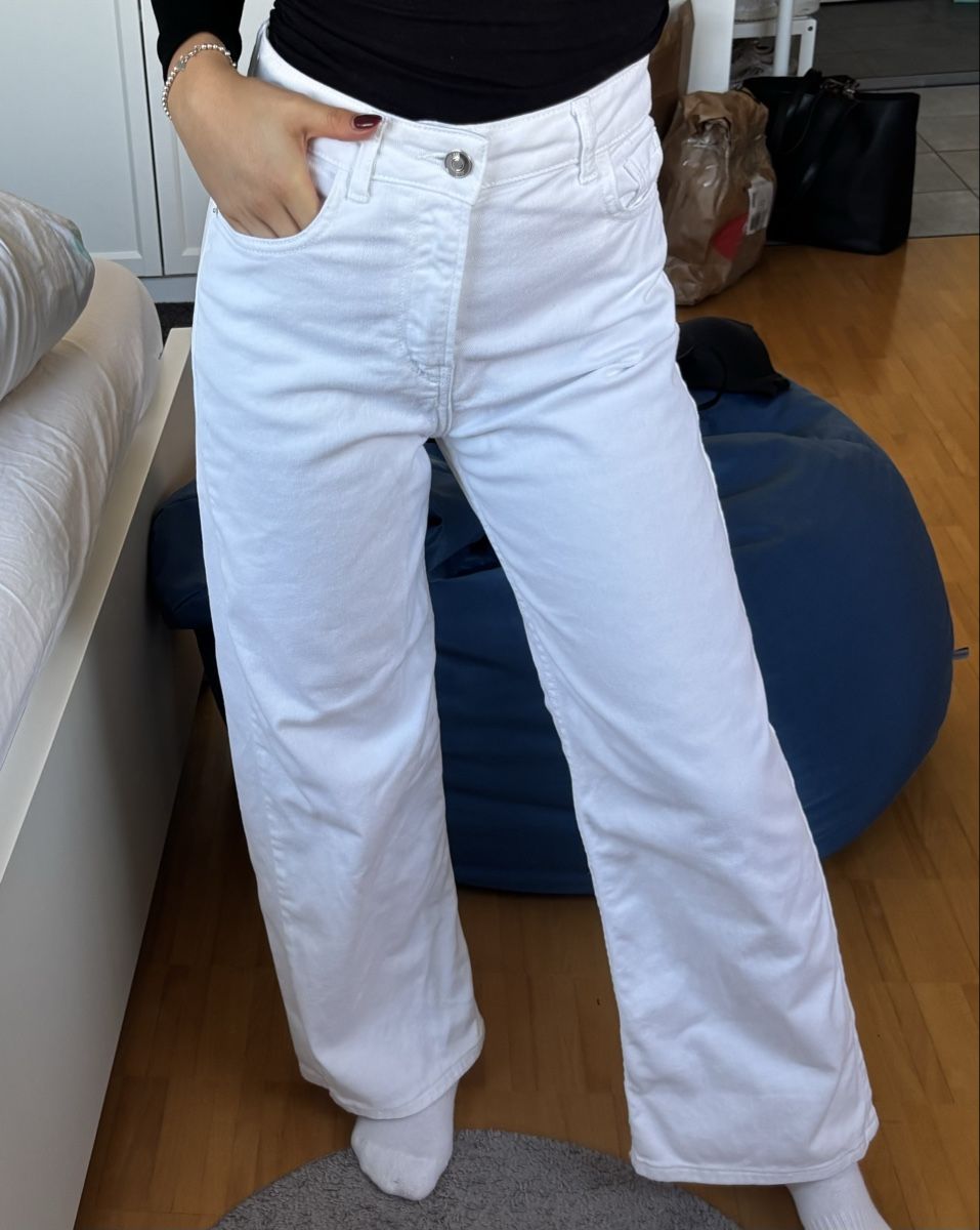 Zara Jeans: White Zara Jeans, Gr 34 – Nuovo (secondo la descrizione) da Basel venduto da Vaniiiy