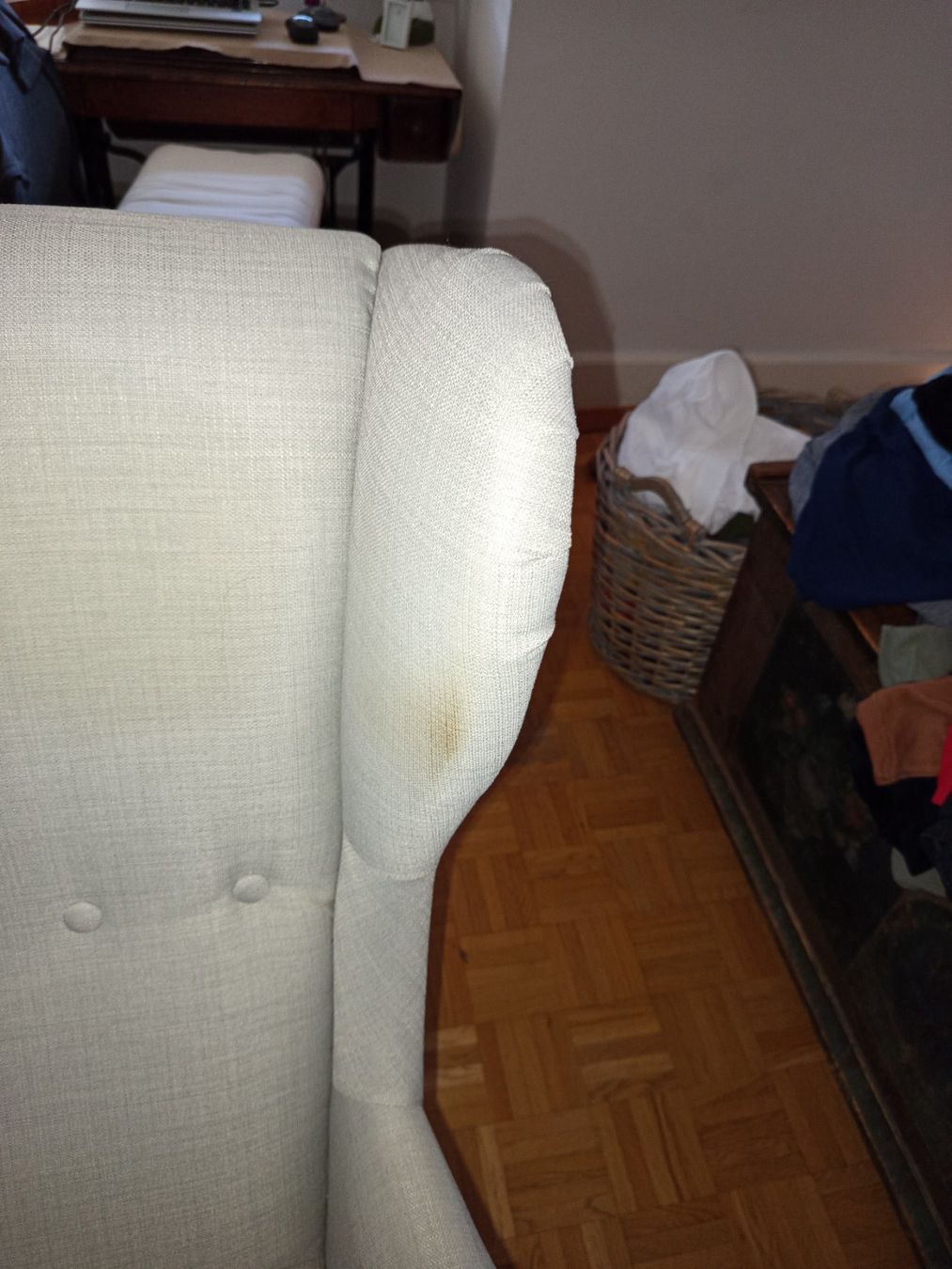 Ikea Sessel: 2 x Poltrona ala tessile beige con macchie usato Ikea – Gebraucht aus Zürich von Milte71 2