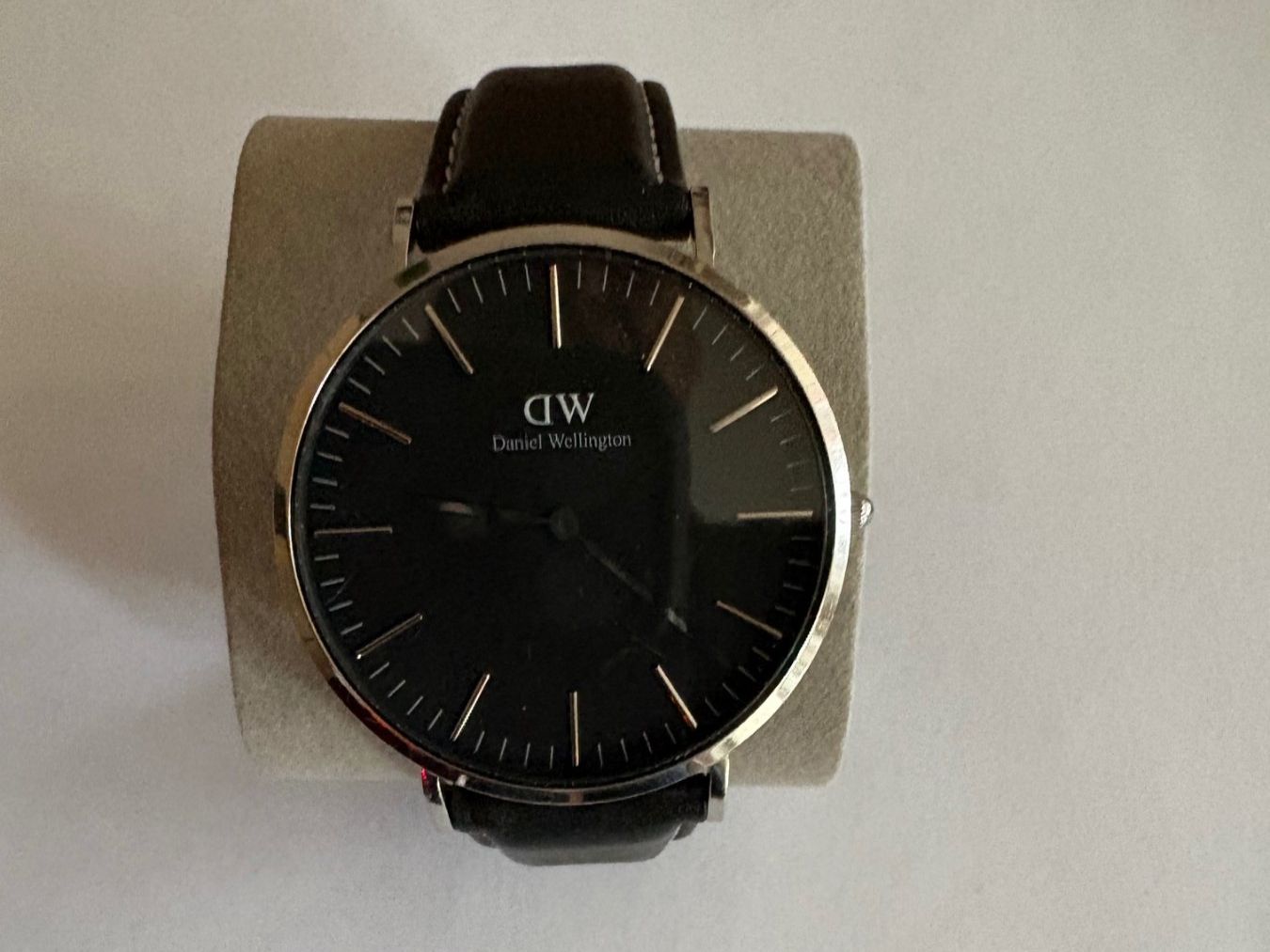Daniel Wellington Orologi: Originalem Daniel Wellington in schwarz – Usato da Winterthur venduto da UncleMikha-el