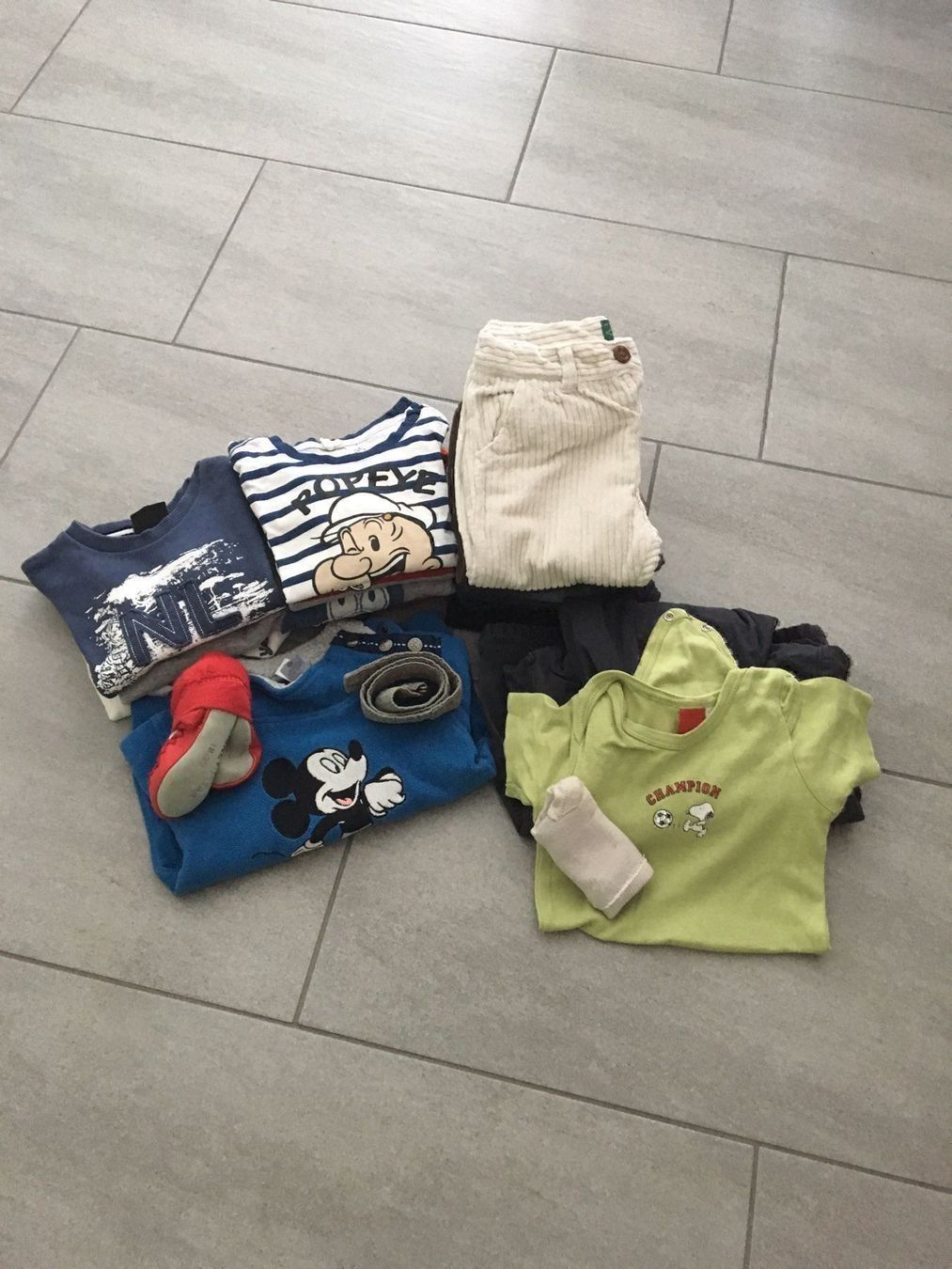 Lotti & Set di vestiti: Kleider Paket Größe 80/86 – Usato da Adliswil venduto da rossoelmare
