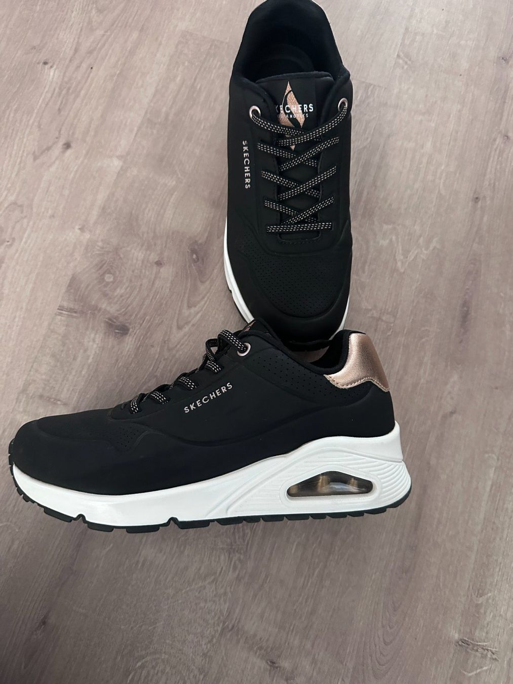 Skechers Chaussures femmes: Sneaker Skecher – D'occasion à Haldenstein par Tilo3