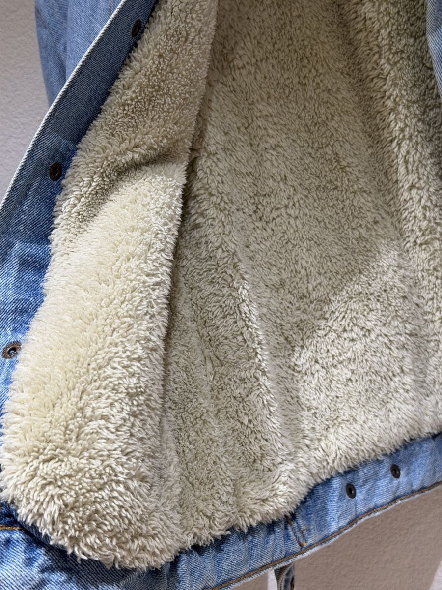 Giacche: Hellblaue Jeansjacke mit Teddyfutter, klassische Passform, G – Usato da Schaffhausen venduto da Timi 1