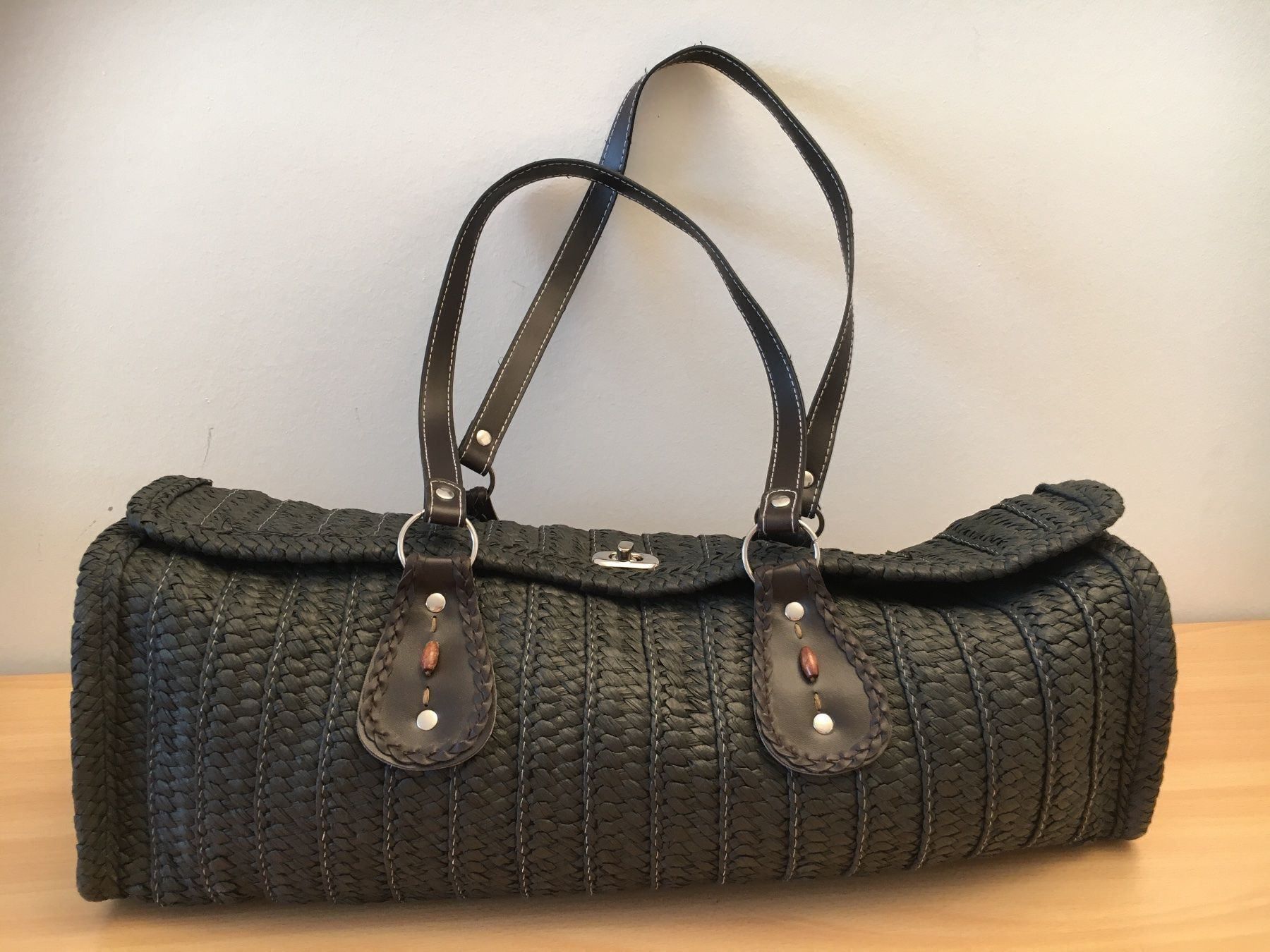 Taschen für Damen: Geflochtene Handtasche, dunkel – Neu (gemäss Beschreibung) aus Luzern von Jiggy_8898 2