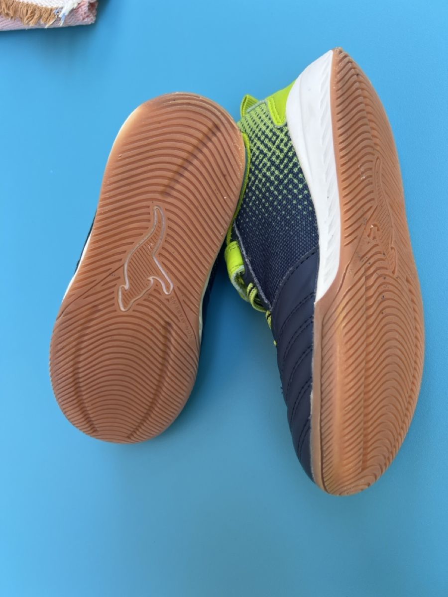 Chaussures garçon: KangaROOS Hallenturnschuhe Grösse 29 – D'occasion à Wallisellen par sarinavs 1