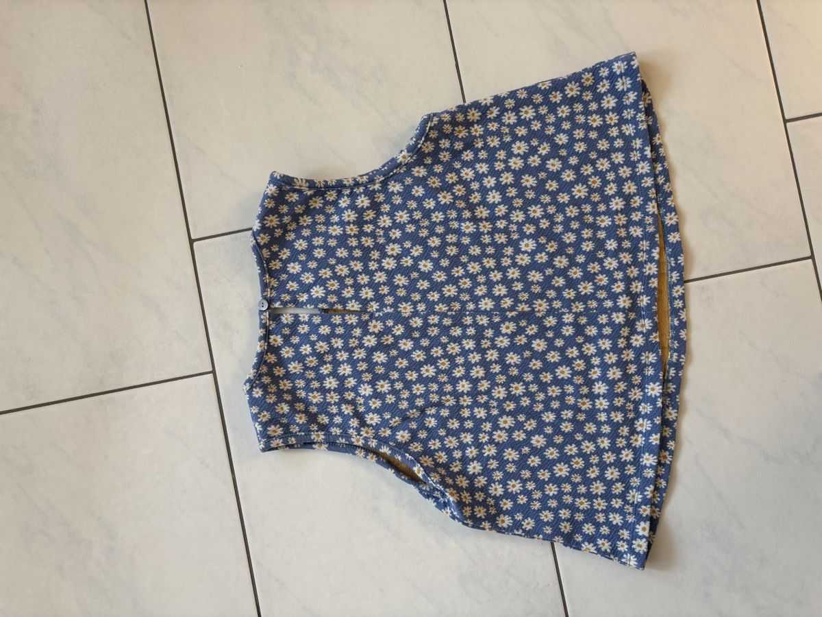 Top: Top mit Blumenmuster  – Nuovo (secondo la descrizione) da Kirchberg BE venduto da LiiLaaLuu_98 1