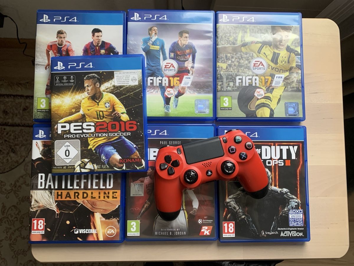 Sony Jeux: PS4 Bundle Ps4 Controller Black Ops 3 uvm. – D'occasion à Arbon par arminnnn 2