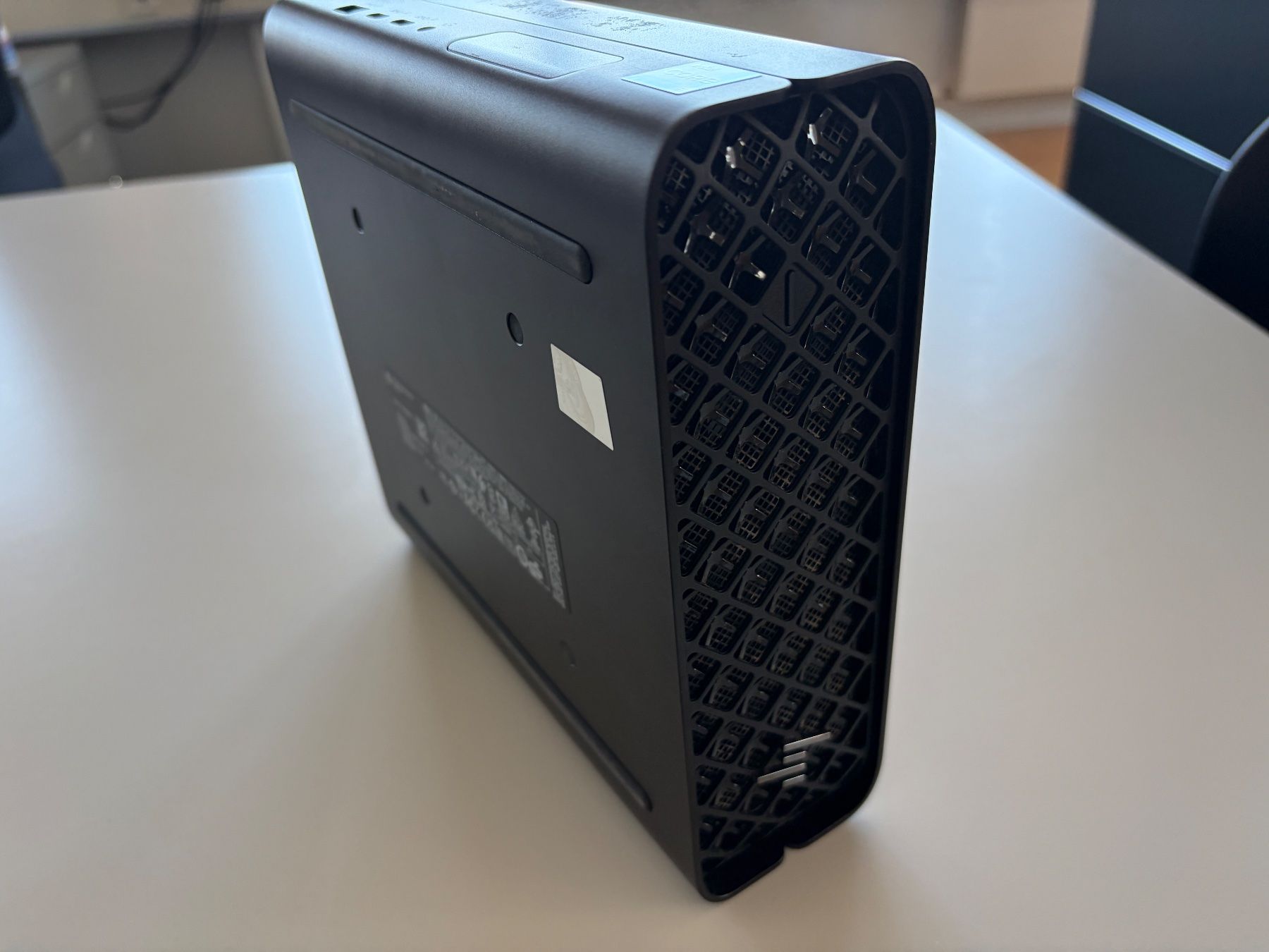 Hewlett Packard PC: HP Z2 Mini G9 Workstation Desktop PC – Usato da Spiez venduto da Kusi2469