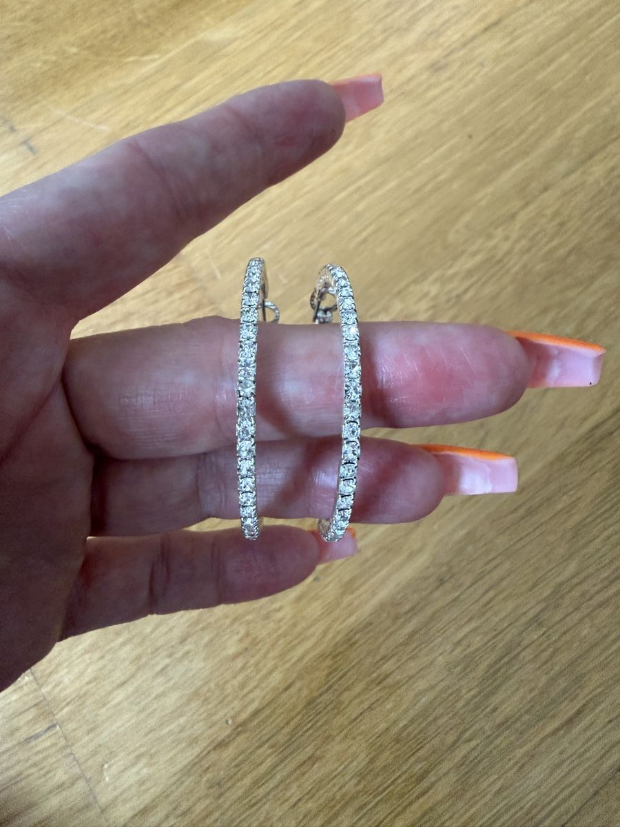 Boucles d'oreille: Creolen silberfarben mit Steinen neu – Neuf (Voir description) à Richterswil par cobruetsch 1