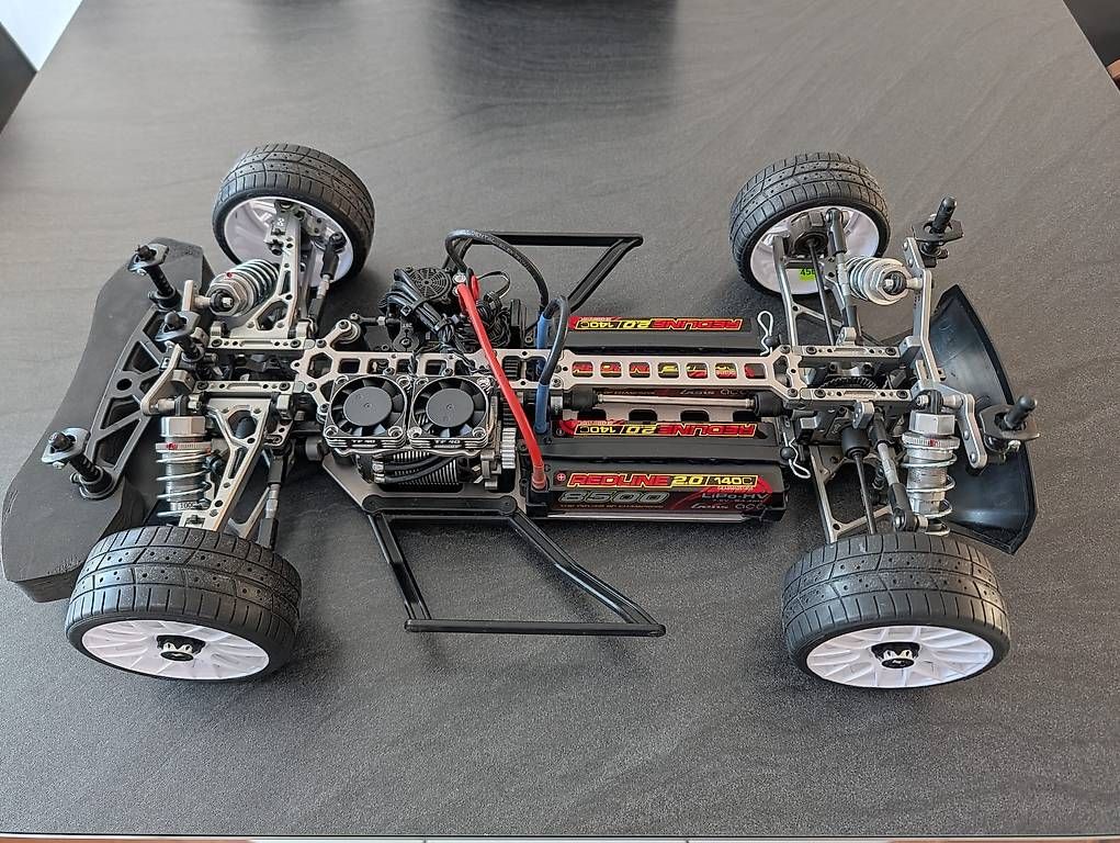 RC Kits de montage: MCD OCTOX 1:8 GT-E Ultimate – D'occasion à Hauptwil par she_ch7h 3