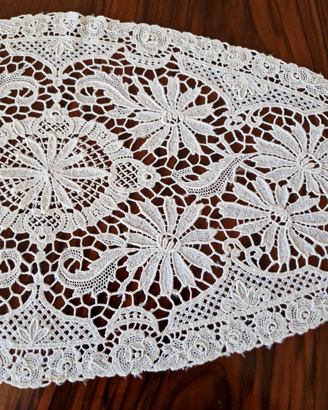 Altra biancheria da tavola: Plauener Spitze 60x30cm – Usato da Bern venduto da Antikbatik 8