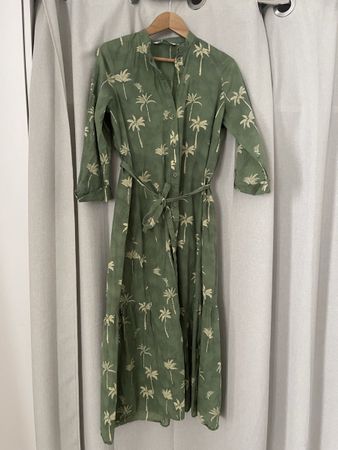 Zara Sommerkleid, Gr. S, Khaki, Palmenmuster Versand 8.50
