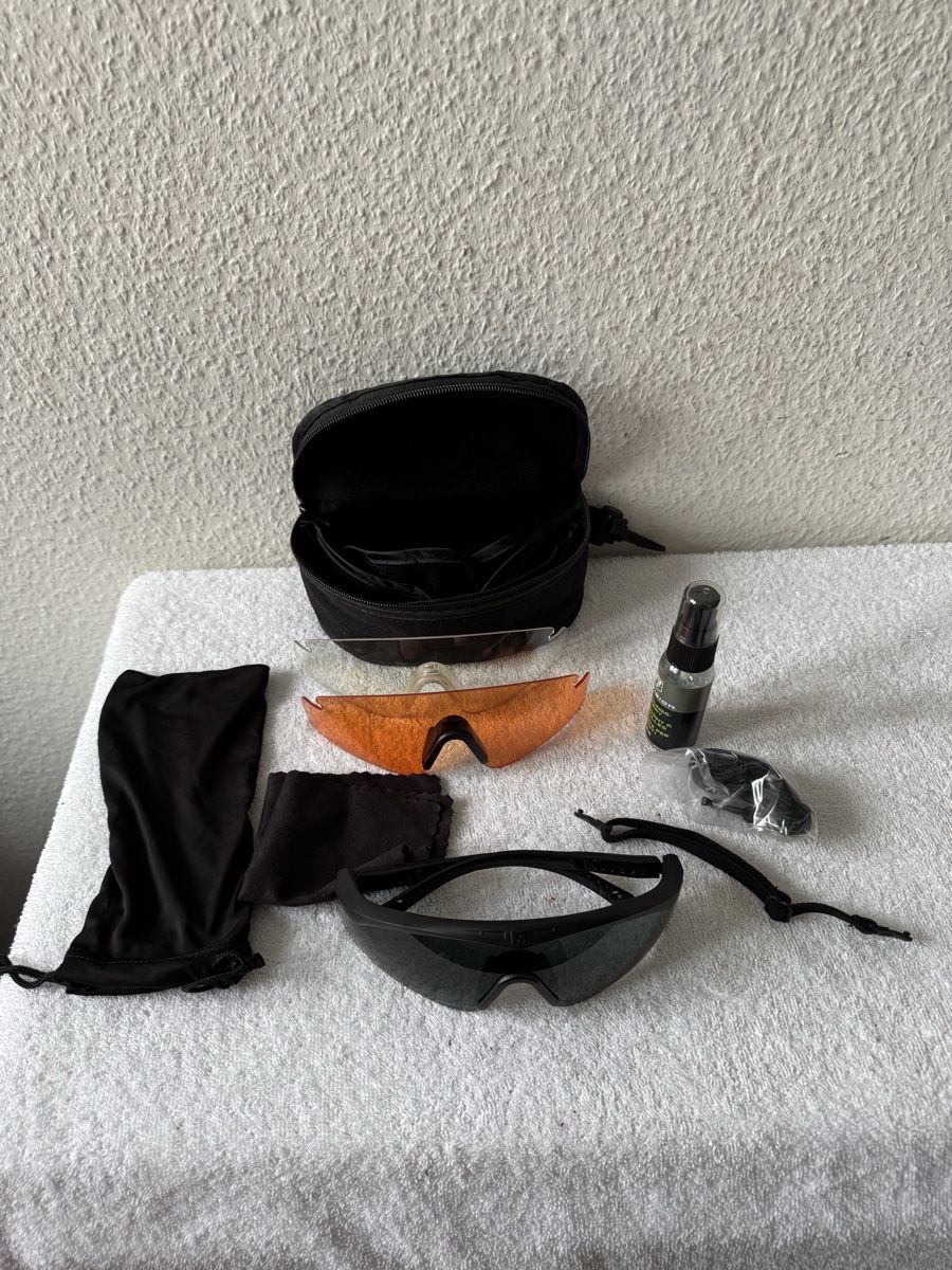 Lunettes & Verres: Schweizer Armee Schutzbrille – D'occasion à Lenzburg par Meister_k