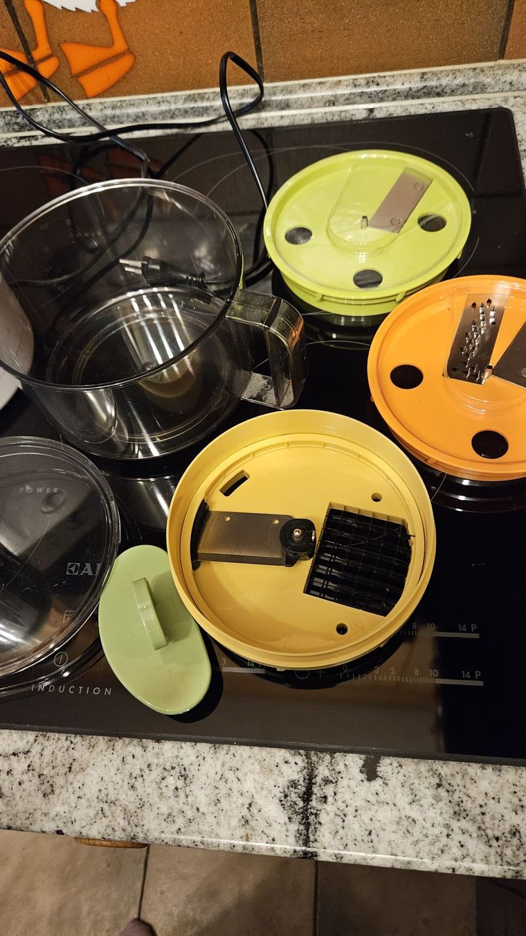 Appareils de cuisine: slice dicer Küchenmaschine – D'occasion à Muttenz par ch__5229 1