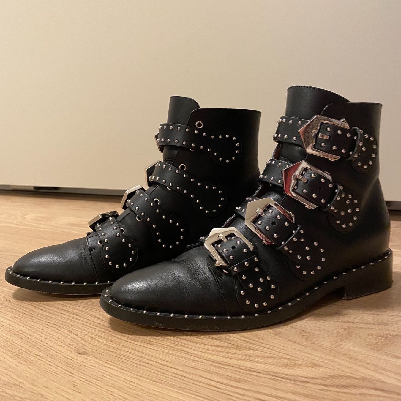 Givenchy Scarpe da donna: Stivali Givenchy – Usato da Bellinzona venduto da eli_6mr5 3