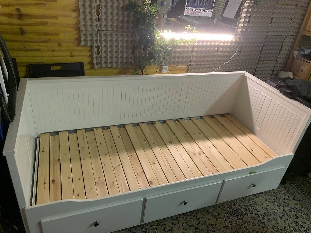 Sofas: Vendo divano letto 2.10 x 1.60 – D'occasion à Quartino par rus_6m6c 1
