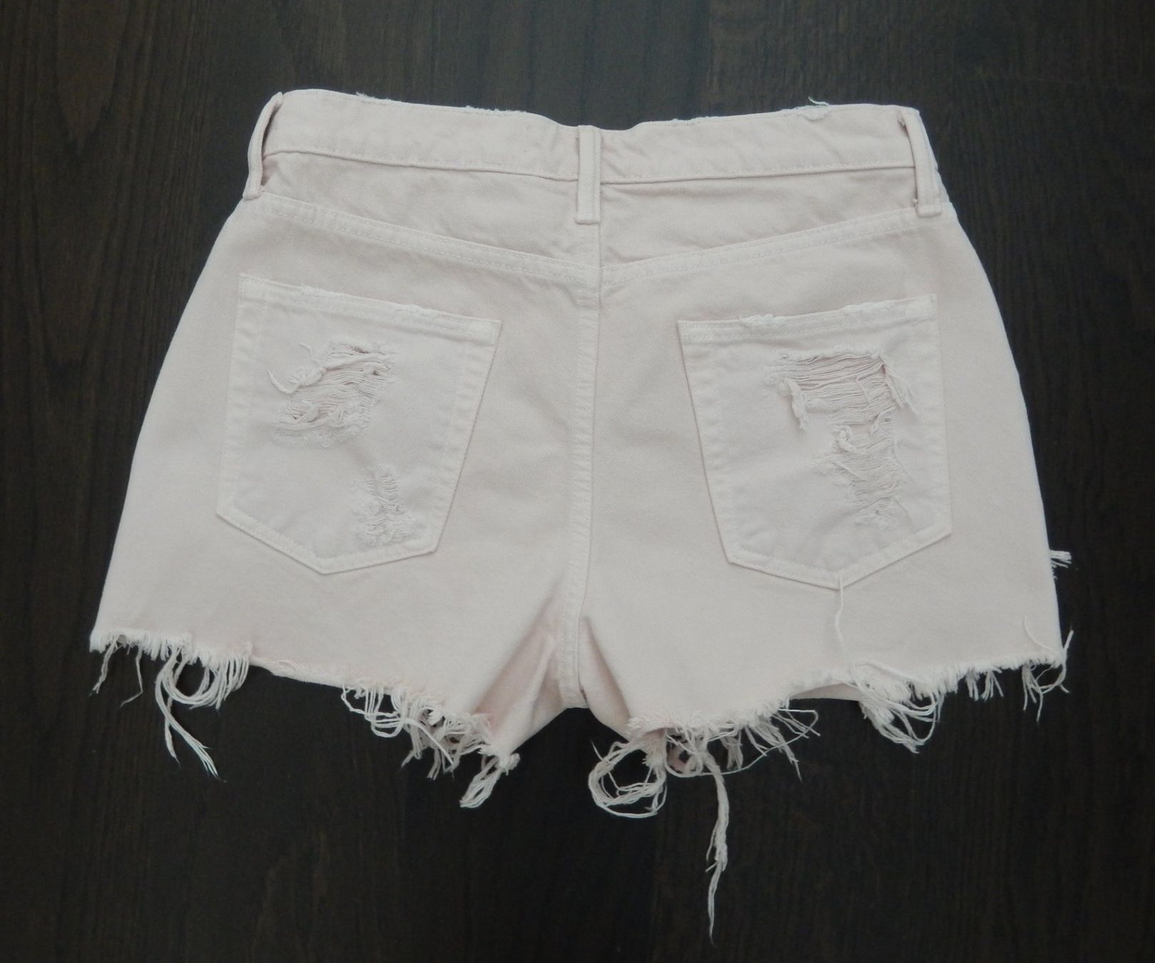 Alexander Wang Jeans: Orig. ALEXANDER WANG Distressed Shorts Gr. 36 – Usato da Tuggen venduto da vivira 6