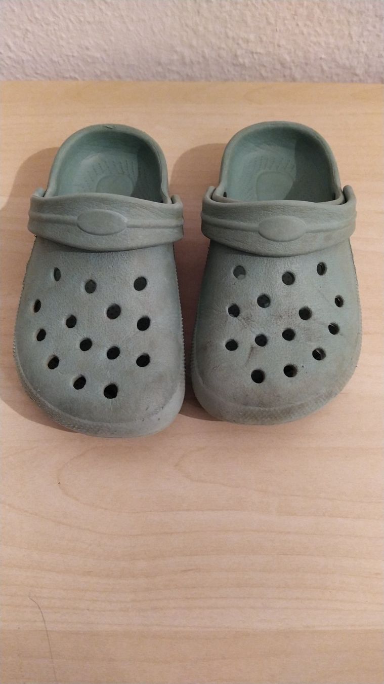 Scarpe per ragazzi: Clogs gr. 25 – Usato da Kappel SO venduto da teiger83