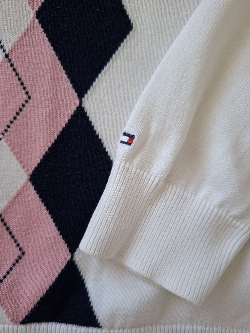 Tommy Hilfiger Pullover & Sweatshirts: Pull Tommy Hilfiger motif losanges rose/marine taille S – Gebraucht aus Renens VD von ser_j2fn 4