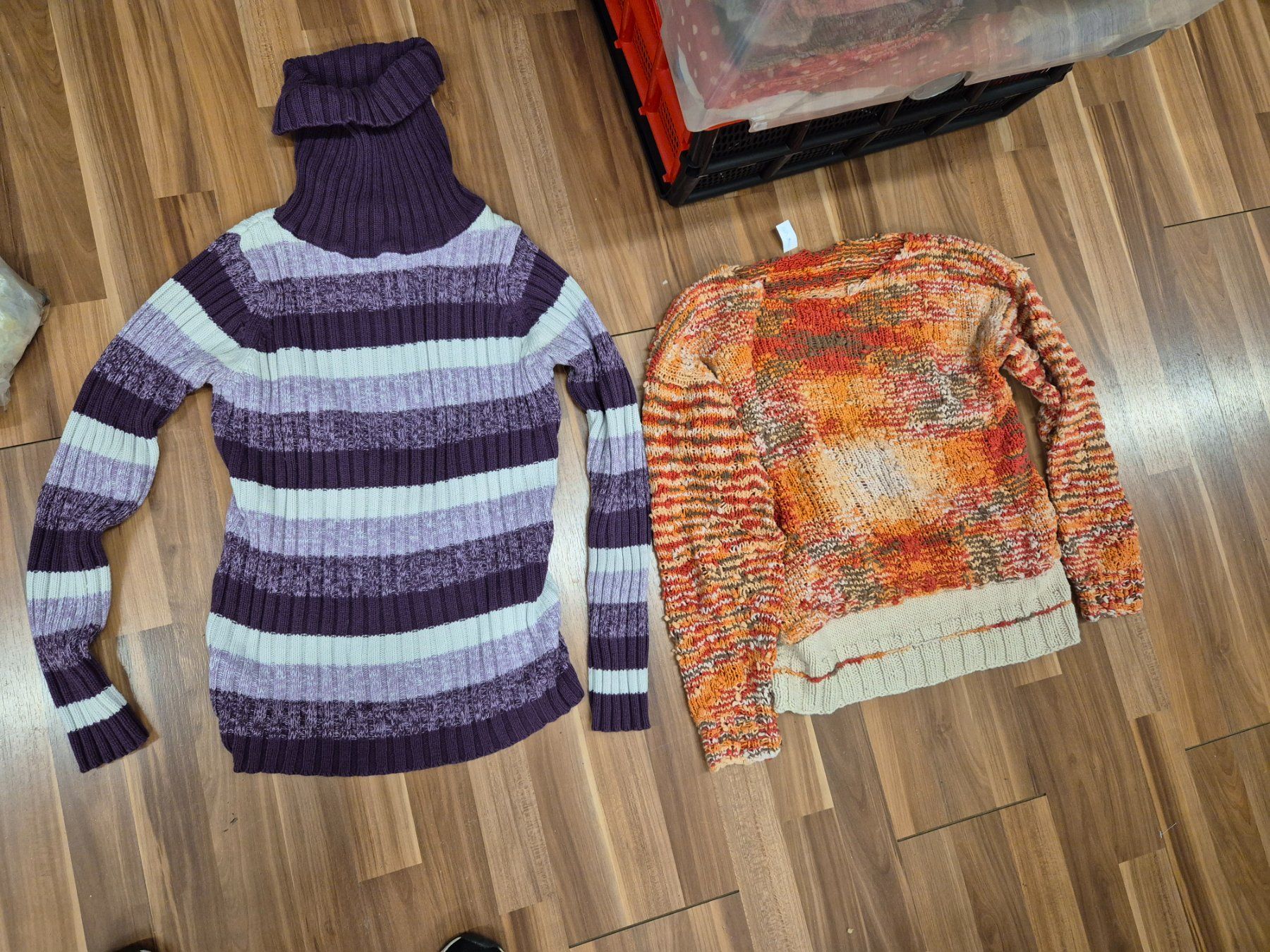 Maglioni & Felpe: Winter Sale: 2er Set Damenpullover, Grösse M, B2 – Usato da Schwarzenburg venduto da Flamingo07