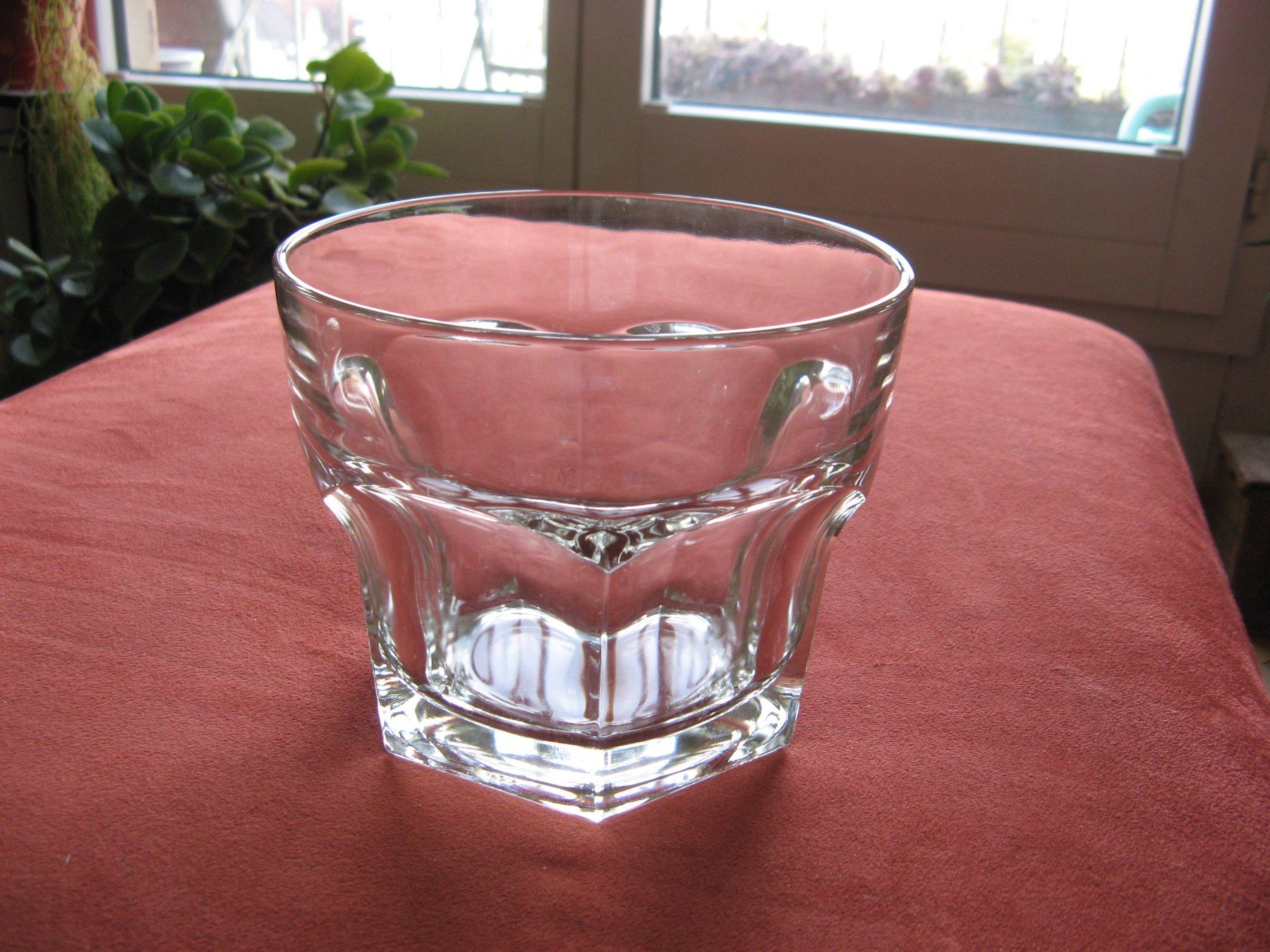 Vasi & Recipienti: sechseckige Vase oder Topf aus Glas Höhe 12,5 cm – Usato da Zürich venduto da apil