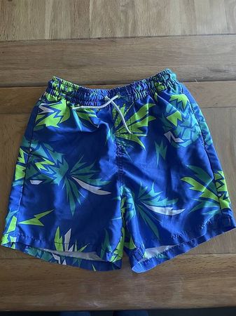 Short de bain taille 134/140