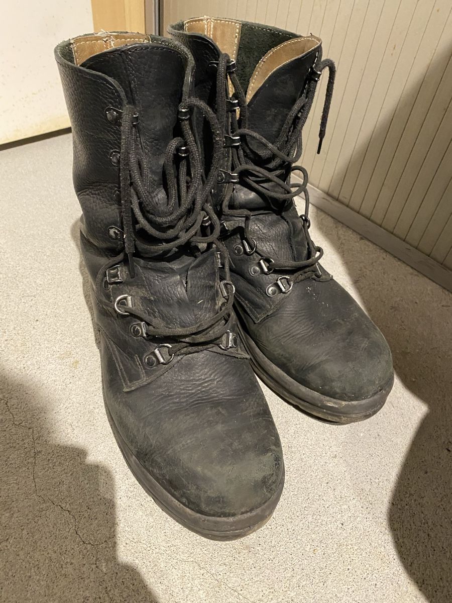 Schweizer Armee Scarpe da uomo: KS 90 Armeestiefel – Usato da Thierachern venduto da shaun96
