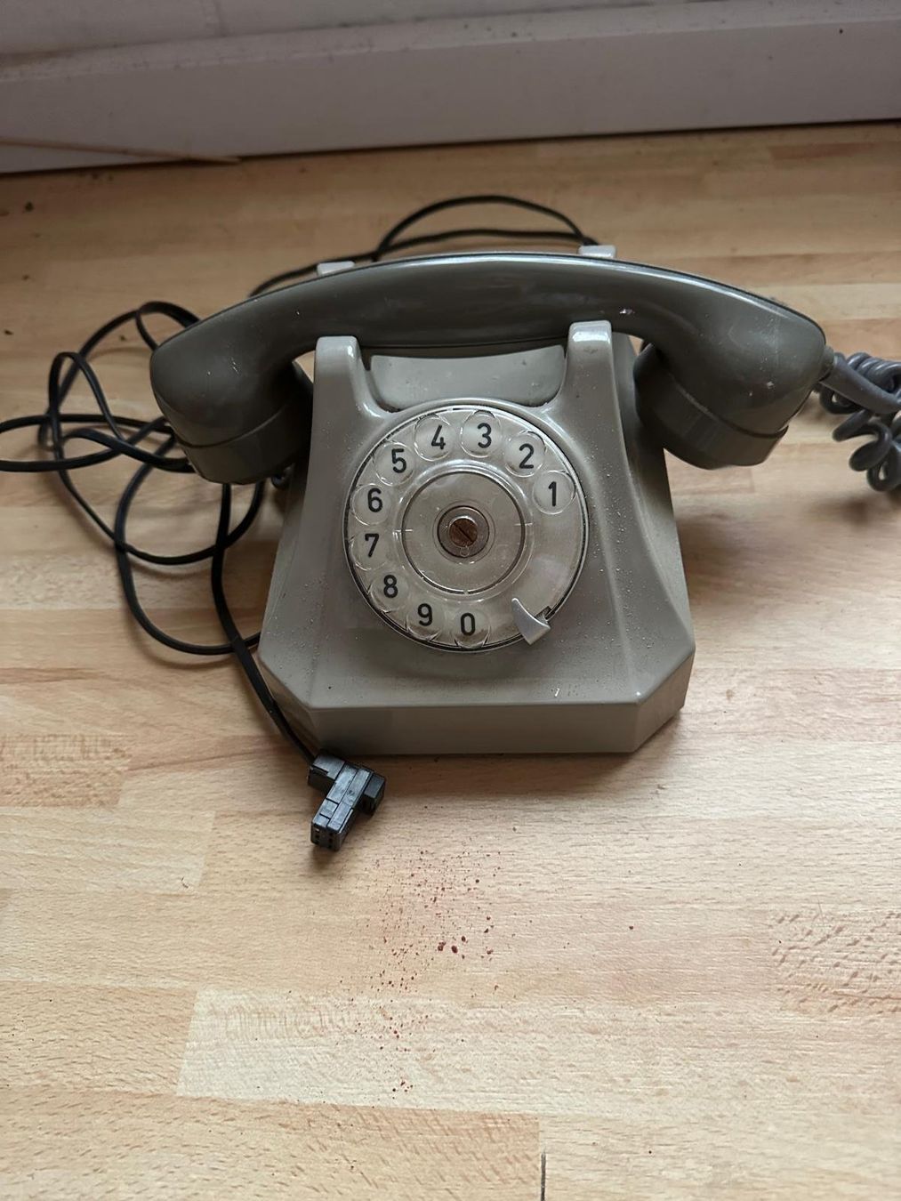Telefone: Vintage /Antikes Telefon mit Wählscheibe – Gebraucht aus Wegenstetten von Aanfr 2