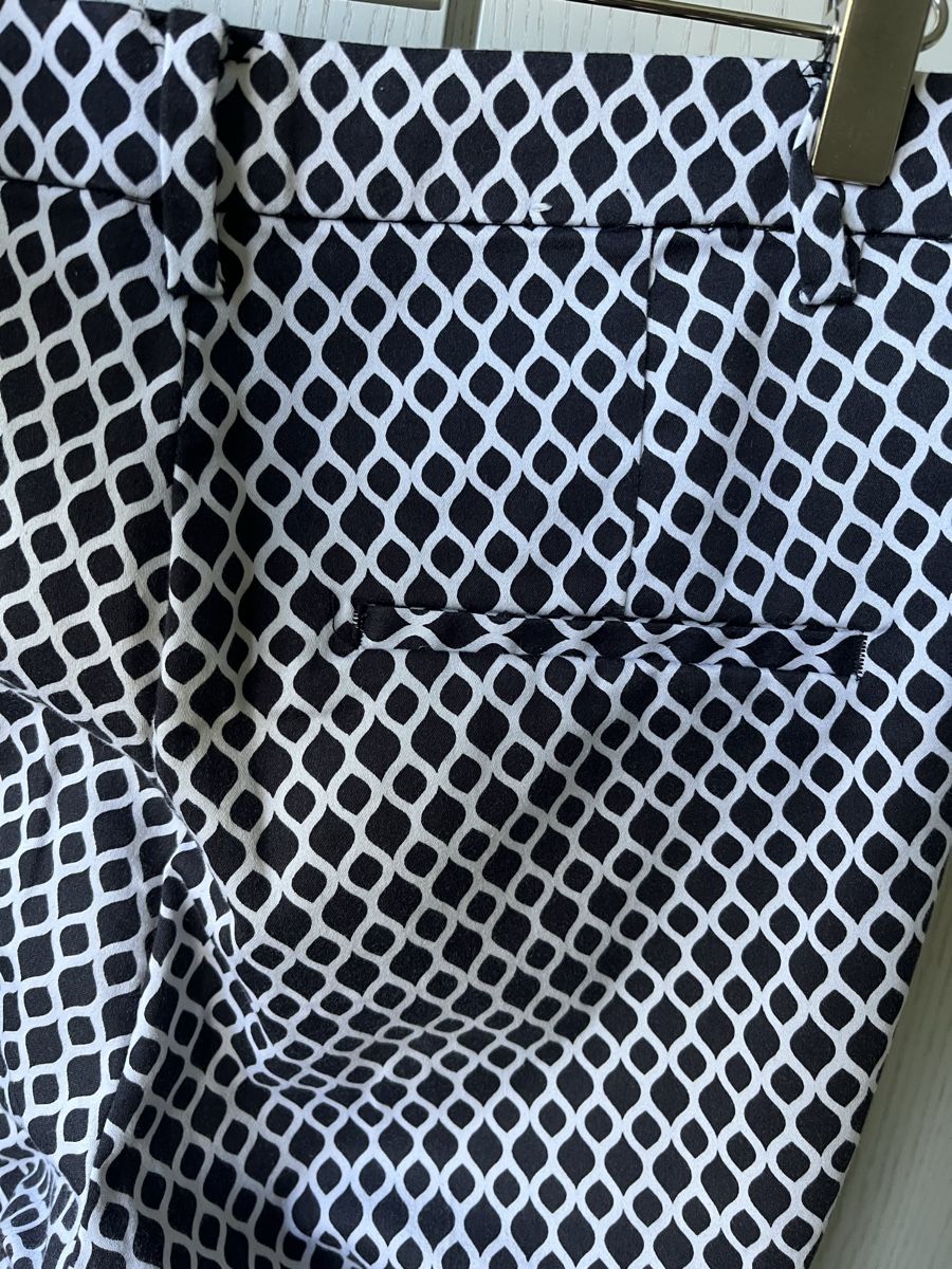 Hosen: Schicke Hose mit Muster, schwarz/weiss, Gr. M, – Gebraucht aus Wermatswil von -secondchance- 2