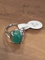Schöne Fingerring mit Steine