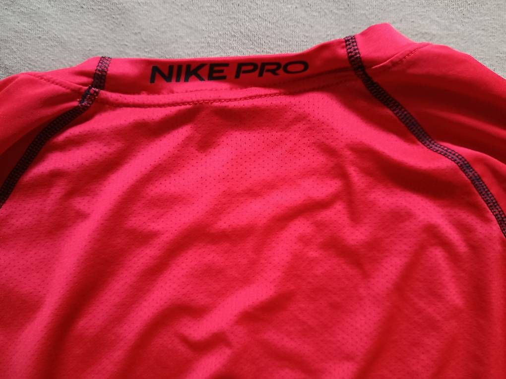 T-Shirts: Termica manica lunga Nike – Gebraucht aus Bellinzona von vin_jm7f 2