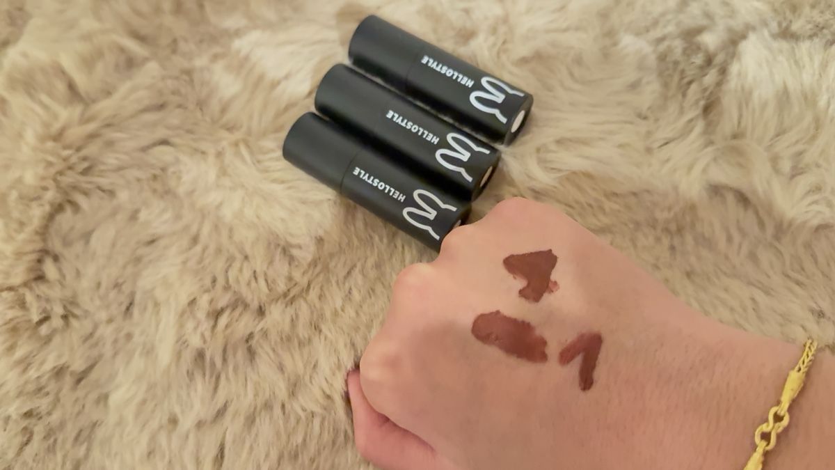 Make-up: HelloStyle Lippenstifte, Farbe 2mal 04, 1mal 01, ., Neuwerti – Usato da Volketswil venduto da Preaw_VLD 3