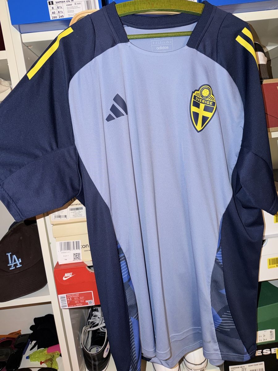 Adidas Canottiere & Pantaloni: Schweden Trainingstrikot, 2XL – Usato da Gutenswil venduto da jus_nr7h 1