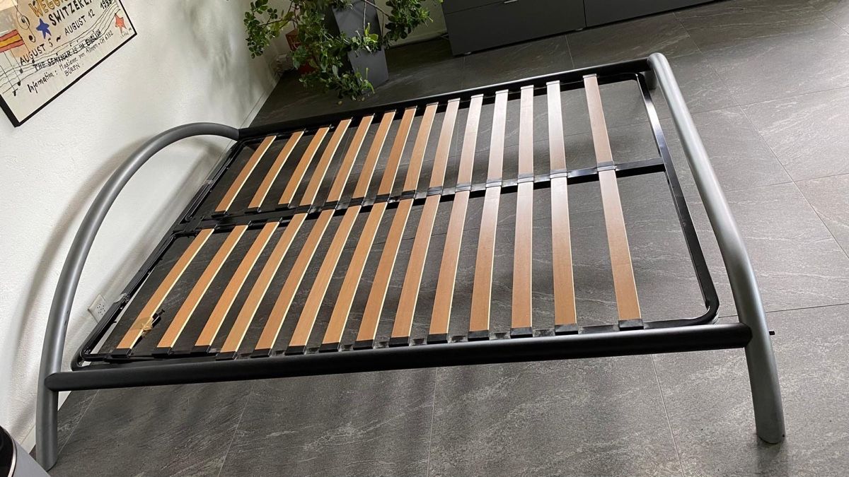 Betten: Bett mit Lattenrost | 160x200 – Gebraucht aus Wauwil von Shine24 2