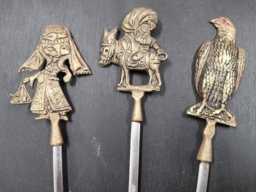 Statuette: Türkische Spiesse mit Messingfiguren – Usato da Suhr venduto da Brocki-Suhr 1