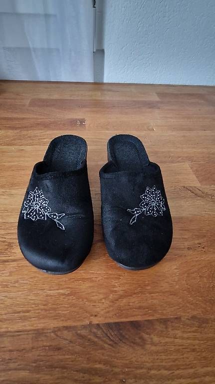 Scarpe da donna: Casa Mia Hausschuh Gr. 35 – Usato da Spiez venduto da tweety033 1
