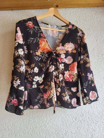 Schickes Blusentop mit Blumenmuster, Grösse S, Neuwertig