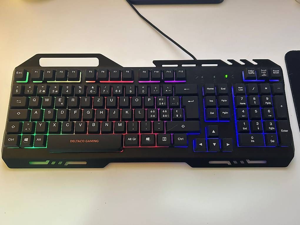 Claviers: Gaming Tastatur,Mouse,Mousepad – D'occasion à Bern par ett_t62m